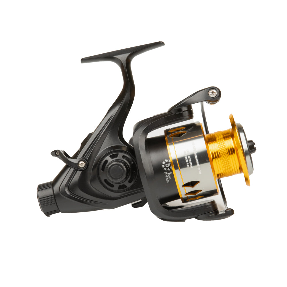 A second side-angle shot of the Catfish Pro 600 STS spinning reel, featuring the reel’s bail arm and smooth spinning mechanism.