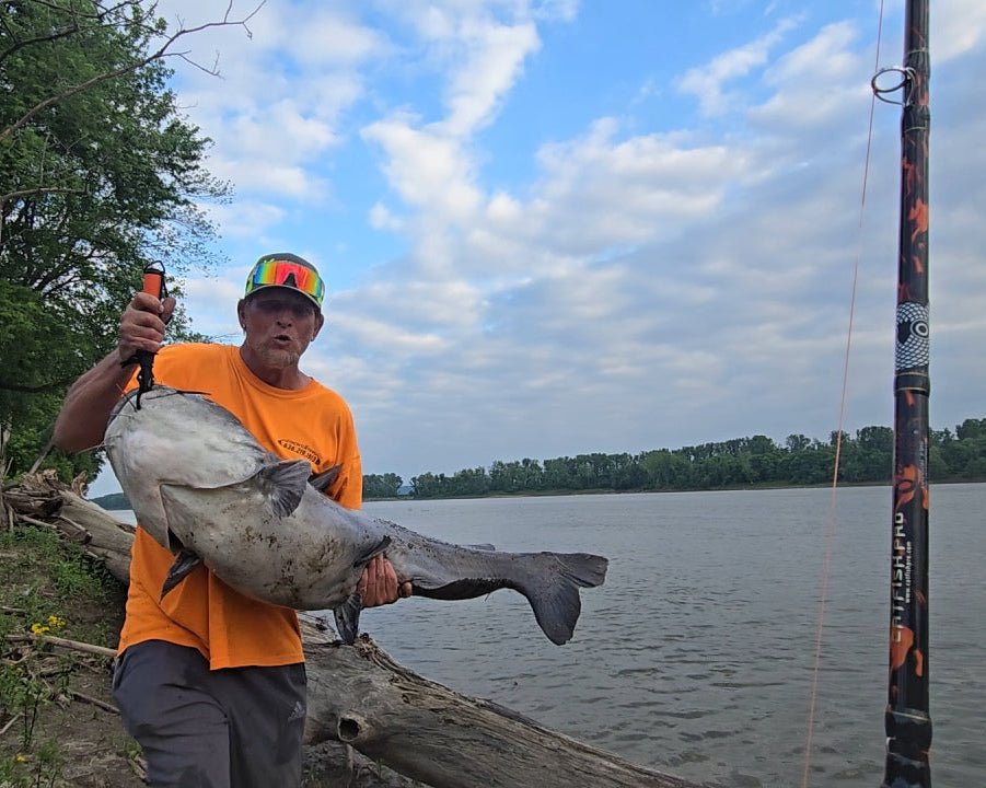 Black Dragon Fire Casting Rod | Catfish Pro Casting Rod